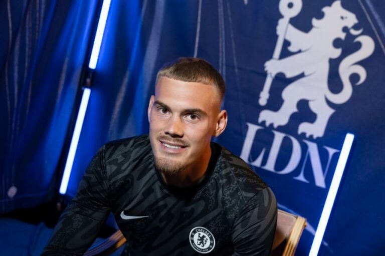 official-chelsea-signs-6th-goalkeeper-for-their-squad